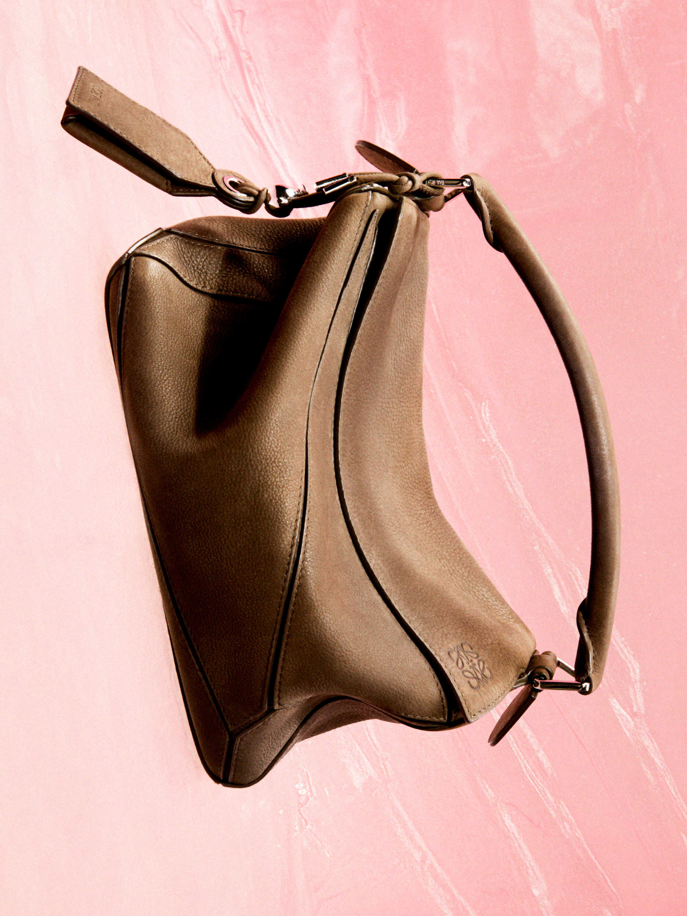 ロエベ公式オンラインストア｜LOEWE - LOEWE Japan official website